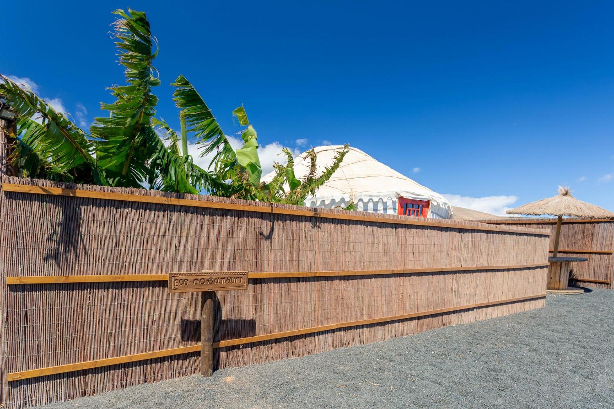 Tabayesco Finca De Arrieta Village - Yurts And Stone Cottages - Shared Pool - Walking Distance To Arrieta Beach - Off Grid מראה חיצוני תמונה