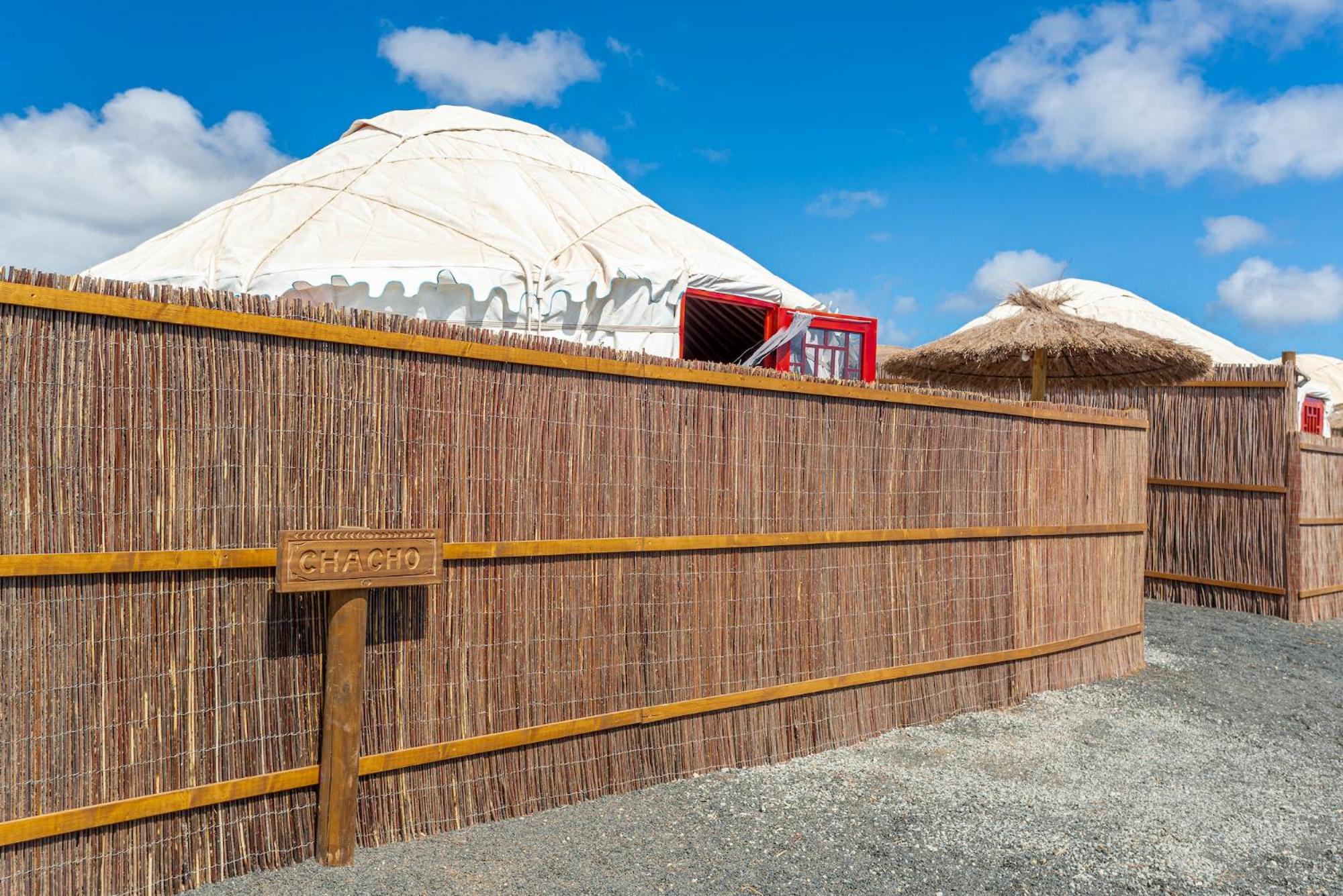 Tabayesco Finca De Arrieta Village - Yurts And Stone Cottages - Shared Pool - Walking Distance To Arrieta Beach - Eco Friendly מראה חיצוני תמונה