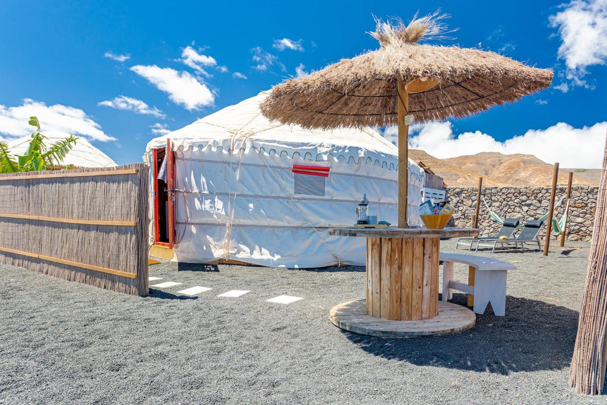 Tabayesco Finca De Arrieta Village - Yurts And Stone Cottages - Shared Pool - Walking Distance To Arrieta Beach - Eco Friendly מראה חיצוני תמונה