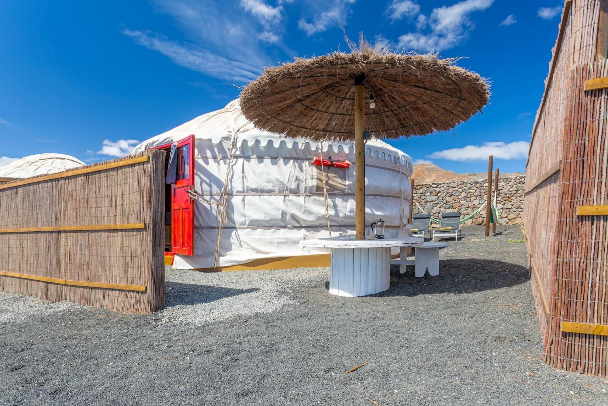 Tabayesco Finca De Arrieta Village - Yurts And Stone Cottages - Shared Pool - Walking Distance To Arrieta Beach - Eco Friendly מראה חיצוני תמונה