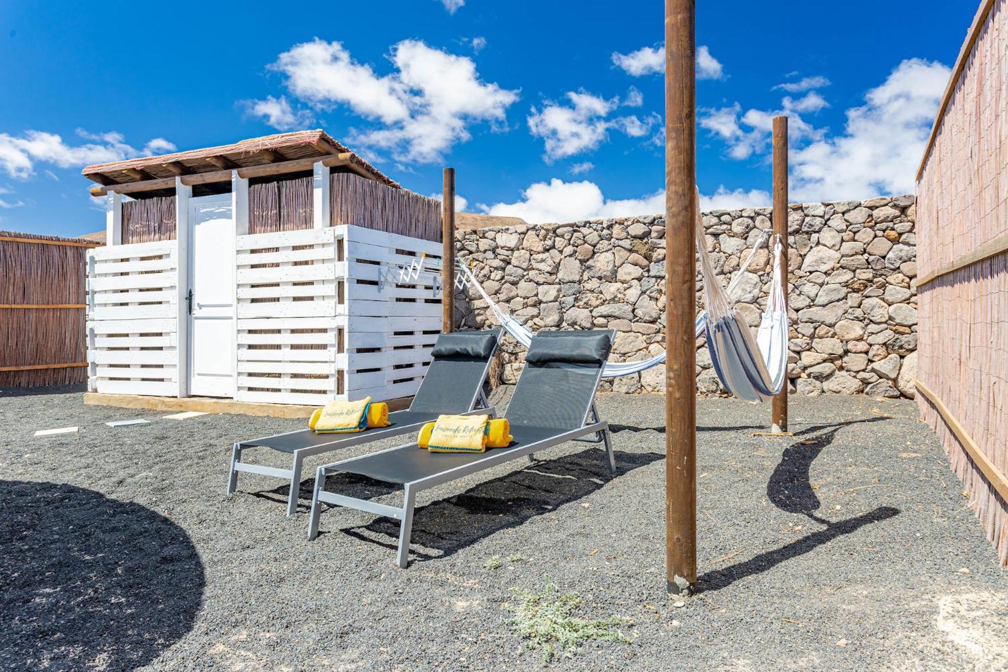 Tabayesco Finca De Arrieta Village - Yurts And Stone Cottages - Shared Pool - Walking Distance To Arrieta Beach - Eco Friendly מראה חיצוני תמונה