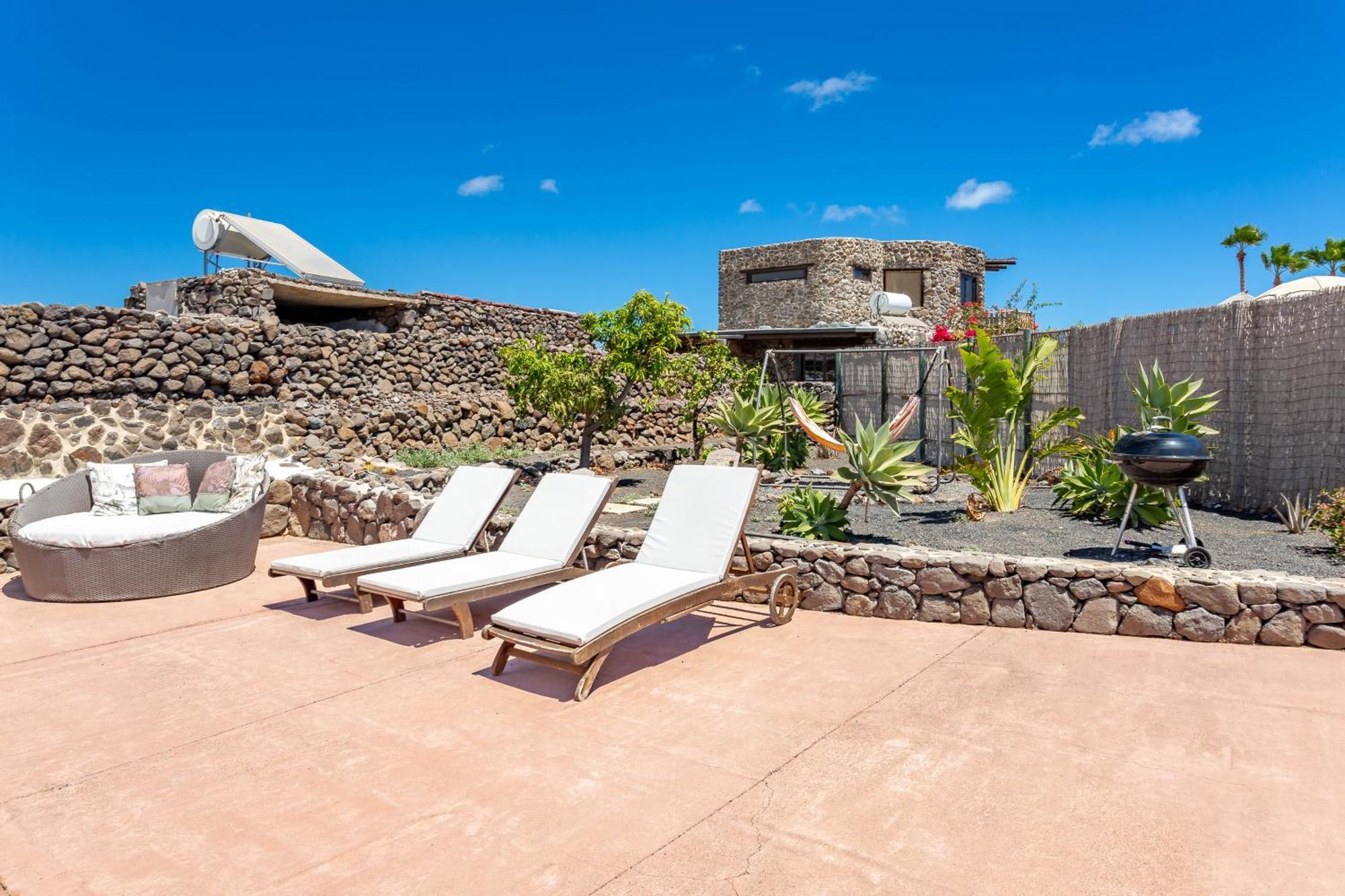 Tabayesco Finca De Arrieta Village - Yurts And Stone Cottages - Shared Pool - Walking Distance To Arrieta Beach - Eco Friendly מראה חיצוני תמונה