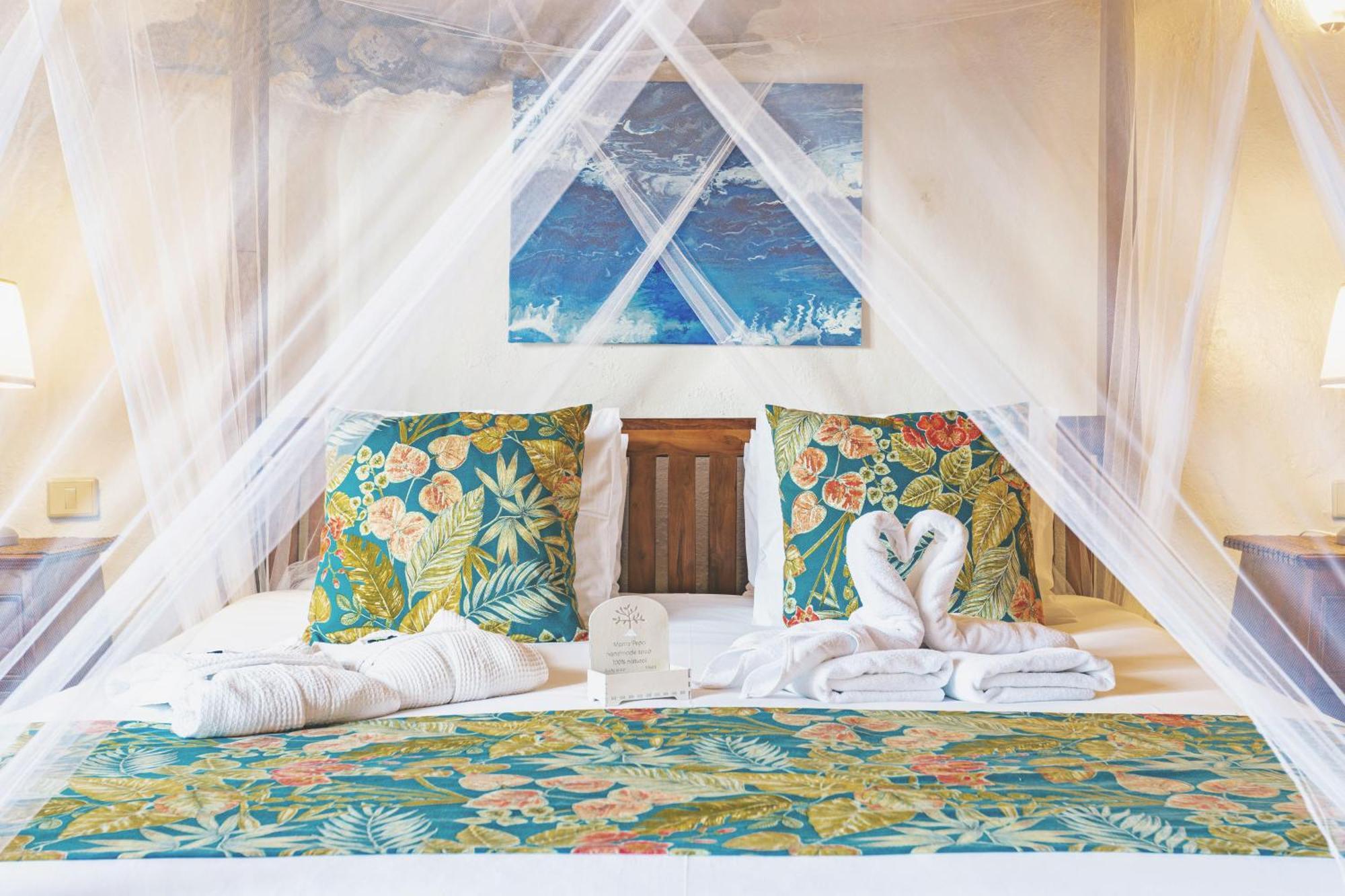Tabayesco Finca De Arrieta Village - Yurts And Stone Cottages - Shared Pool - Walking Distance To Arrieta Beach - Eco Friendly מראה חיצוני תמונה