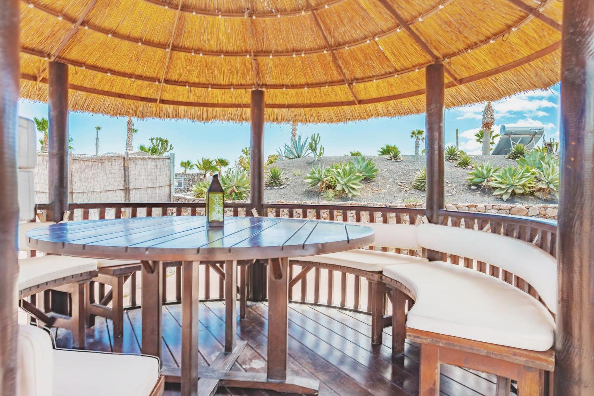 Tabayesco Finca De Arrieta Village - Yurts And Stone Cottages - Shared Pool - Walking Distance To Arrieta Beach - Eco Friendly מראה חיצוני תמונה