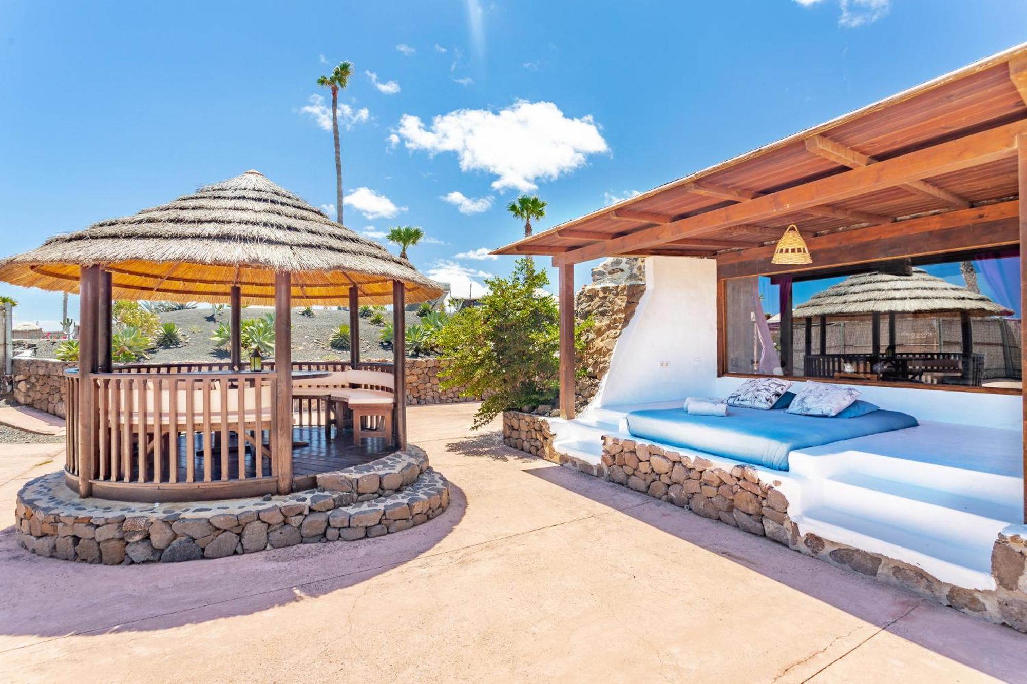 Tabayesco Finca De Arrieta Village - Yurts And Stone Cottages - Shared Pool - Walking Distance To Arrieta Beach - Eco Friendly מראה חיצוני תמונה